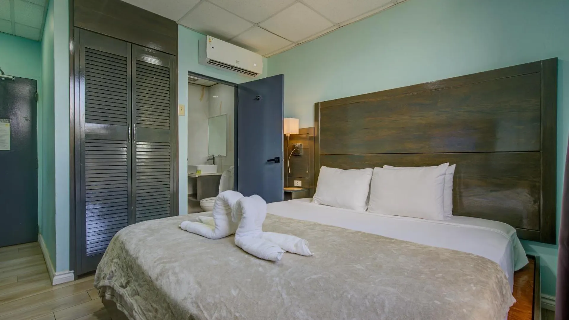 Airport Suites Hotel Piarco
