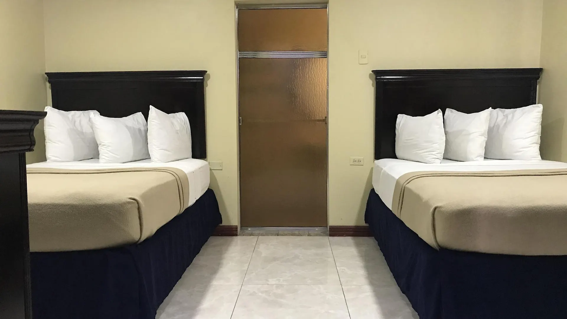 Airport Suites Hotel Piarco