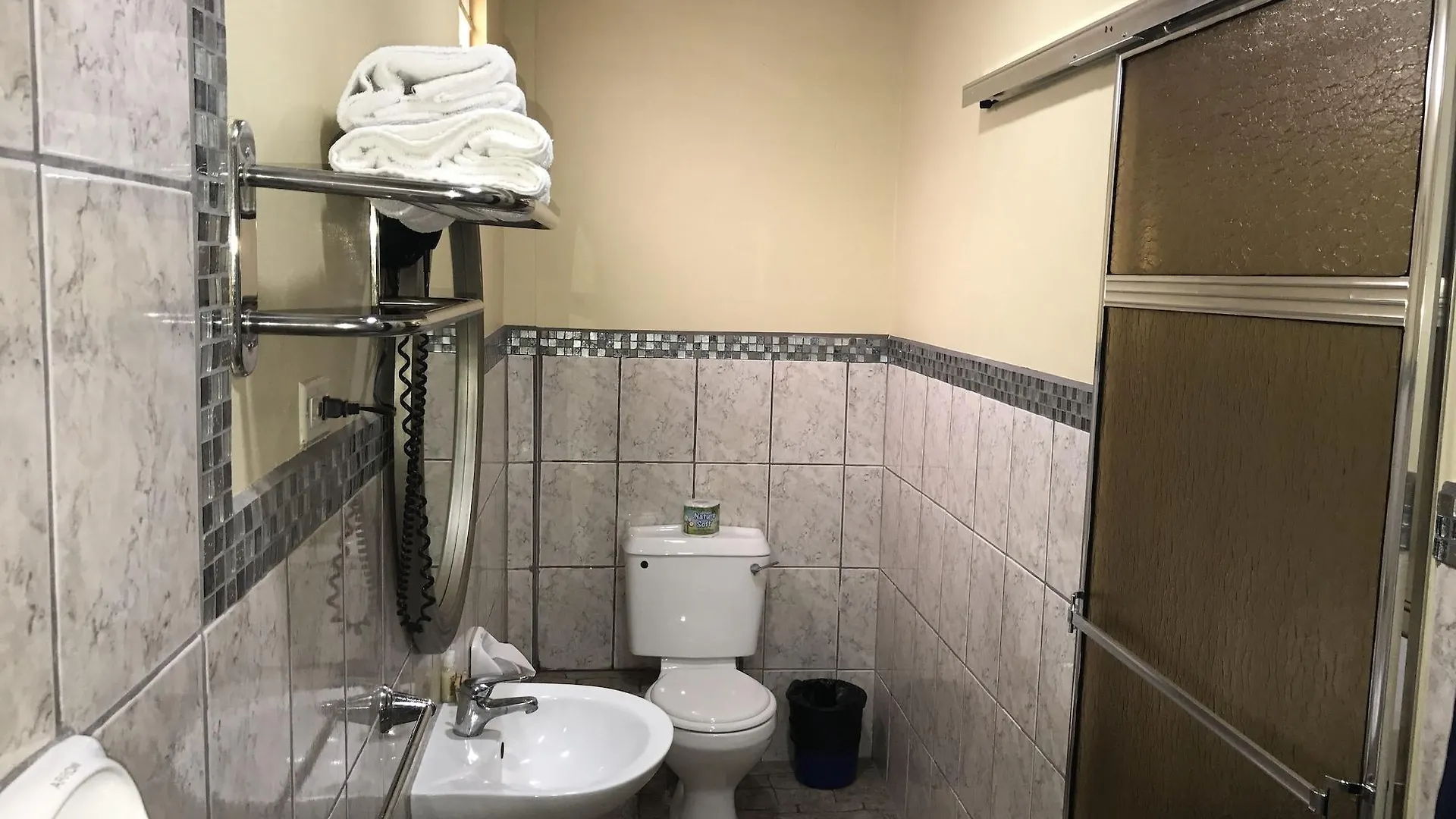 Airport Suites Hotel Piarco