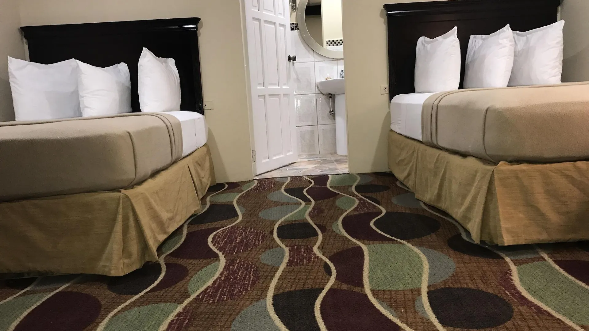 Airport Suites Hotel Piarco
