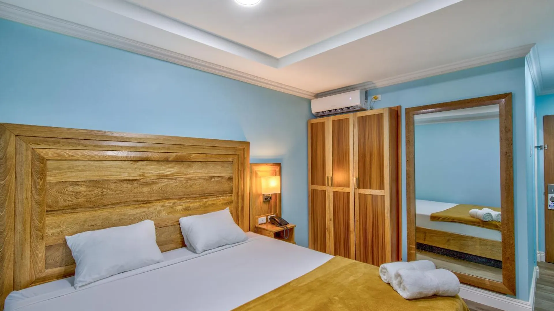 Airport Suites Hotel Piarco